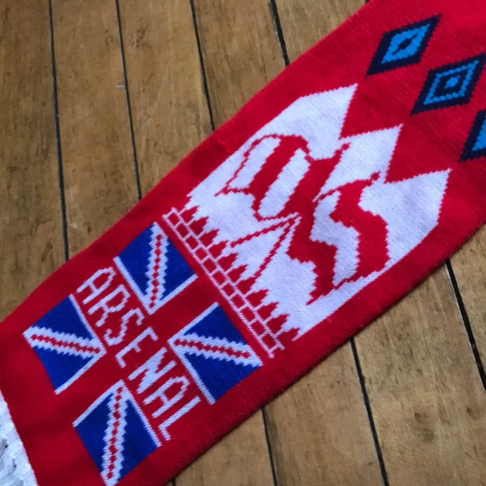 Red and‎ White Scarf
